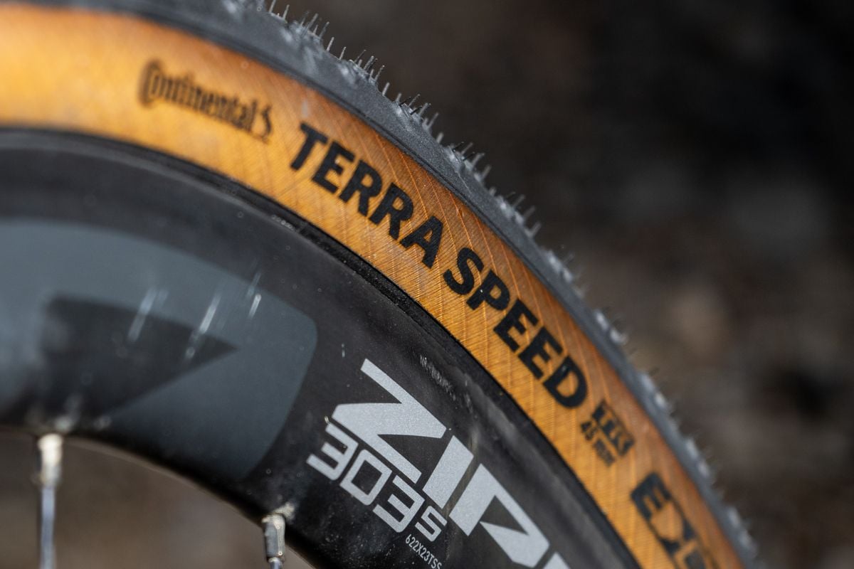 Profile photo of the Continental Terra Speed.